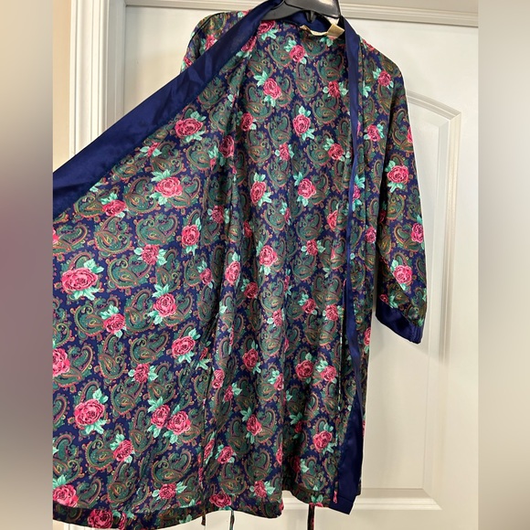 Victoria’s Secret Vintage Gold Label Robe purple Paisley Floral Print Tie Front - Picture 8 of 10